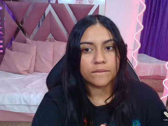 kendra-tay webcam