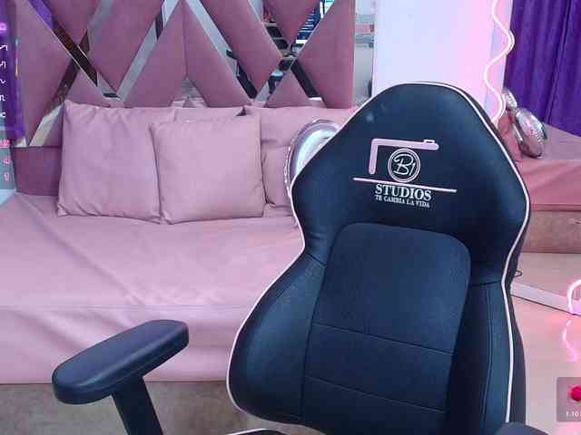 kendra-tay webcam