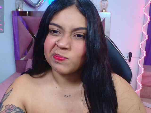 kendra-tay webcam