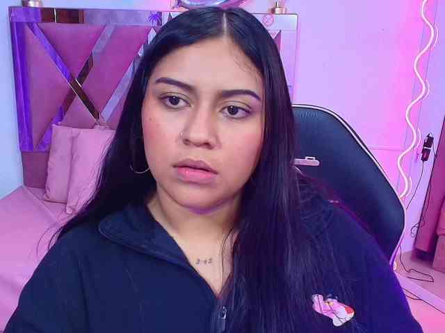 kendra-tay webcam