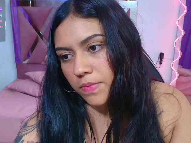 kendra-tay webcam