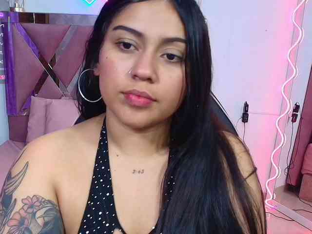kendra-tay webcam