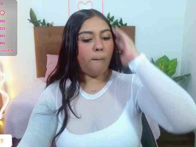 kendra-tay webcam