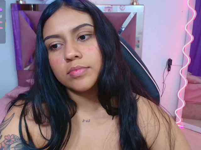 kendra-tay webcam