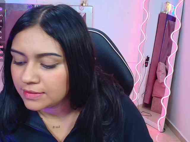 kendra-tay webcam