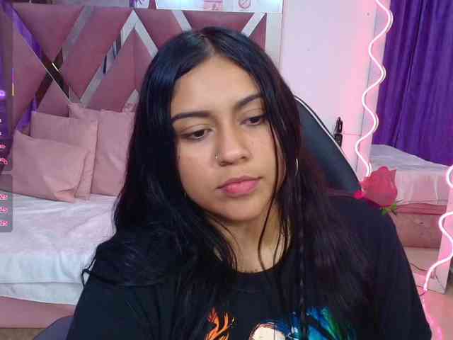 kendra-tay webcam