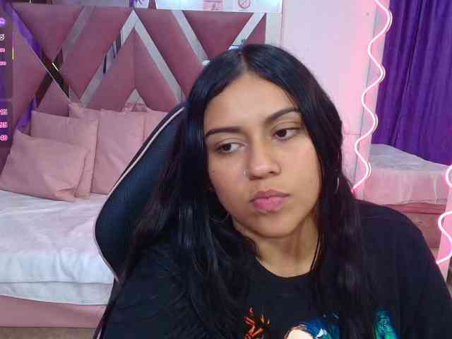 kendra-tay webcam