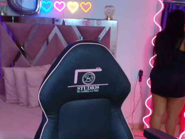 kendra-tay webcam