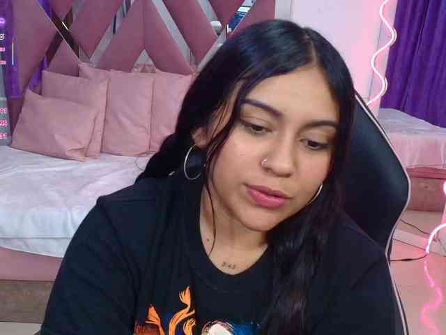 kendra-tay webcam