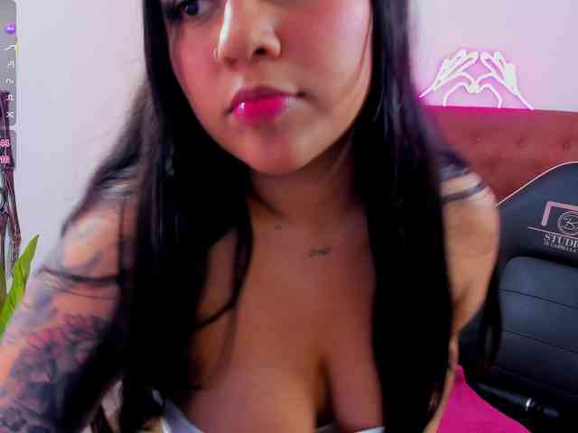kendra-tay webcam