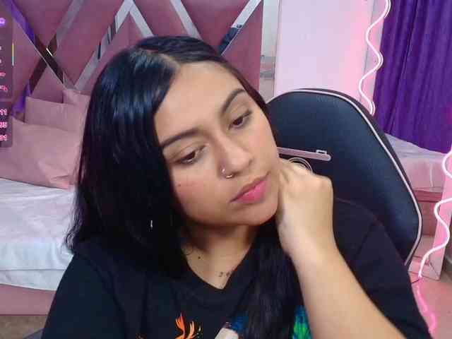 kendra-tay webcam