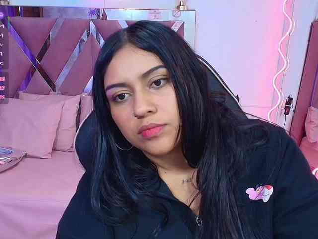 kendra-tay webcam