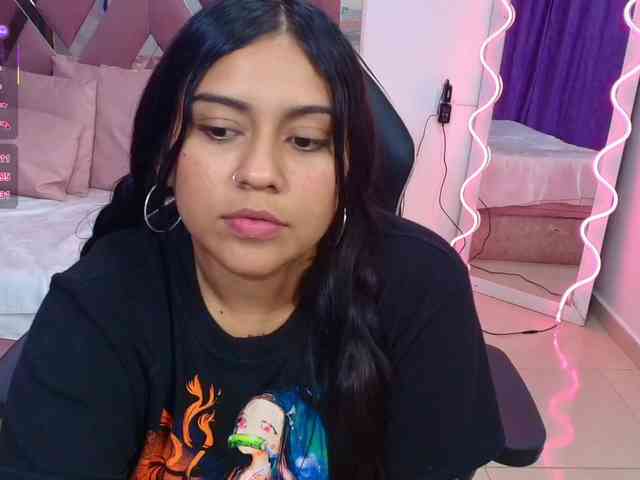 kendra-tay webcam