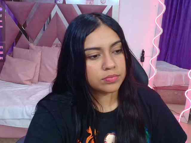 kendra-tay webcam