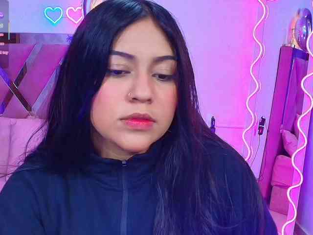 kendra-tay webcam