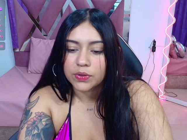 kendra-tay webcam