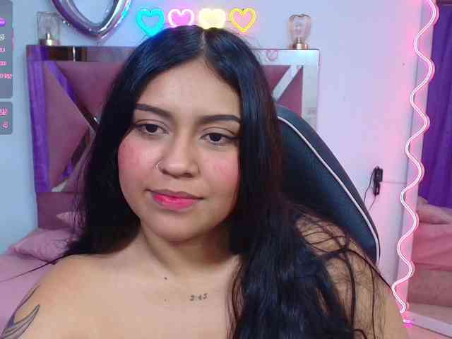 kendra-tay webcam