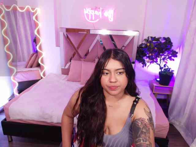kendra-tay webcam
