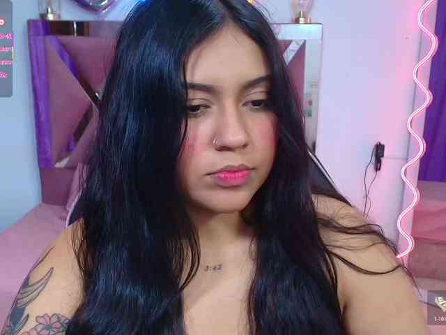 kendra-tay webcam