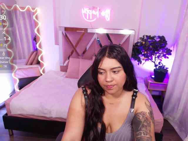 kendra-tay webcam