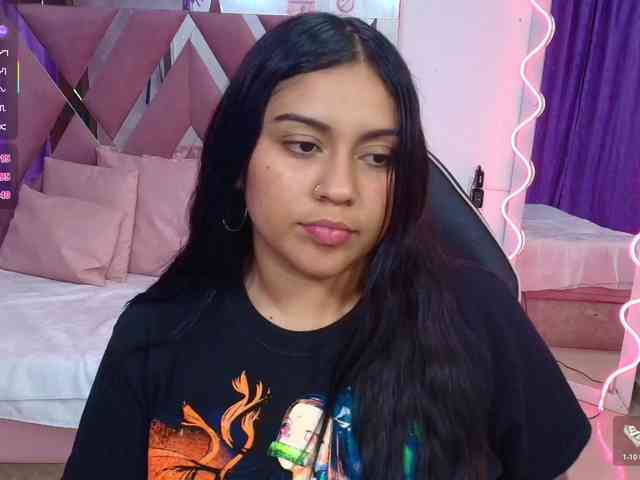 kendra-tay webcam
