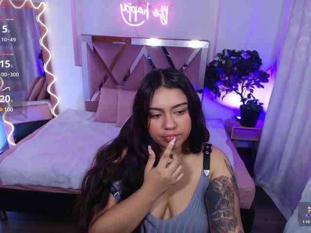 kendra-tay webcam
