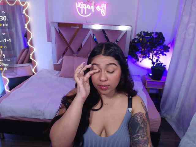 kendra-tay webcam