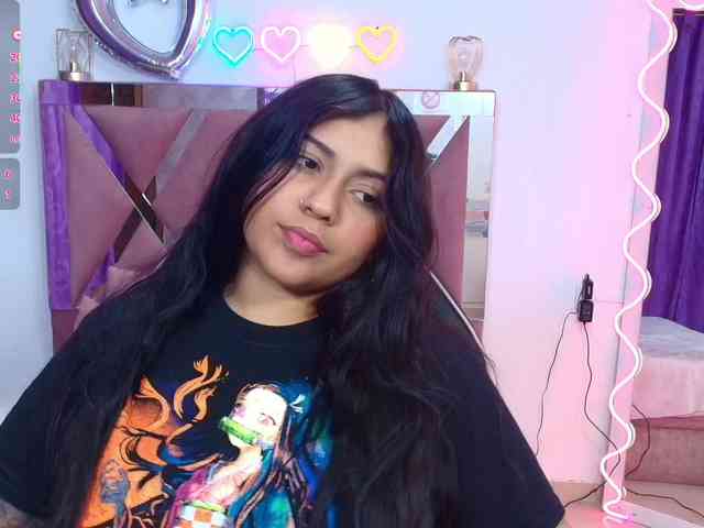 kendra-tay webcam