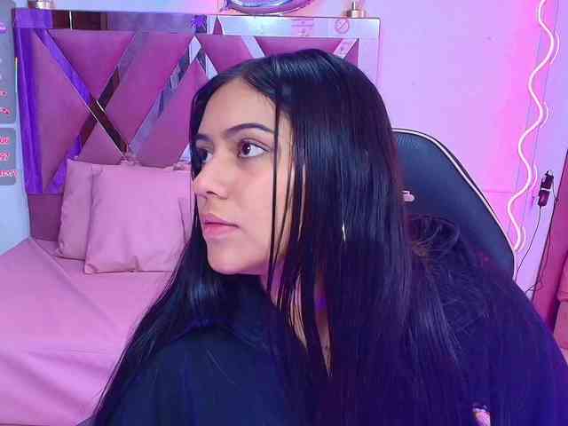 kendra-tay webcam