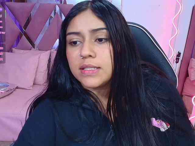 kendra-tay webcam