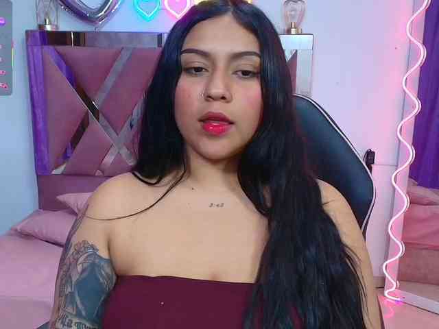kendra-tay webcam