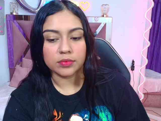 kendra-tay webcam