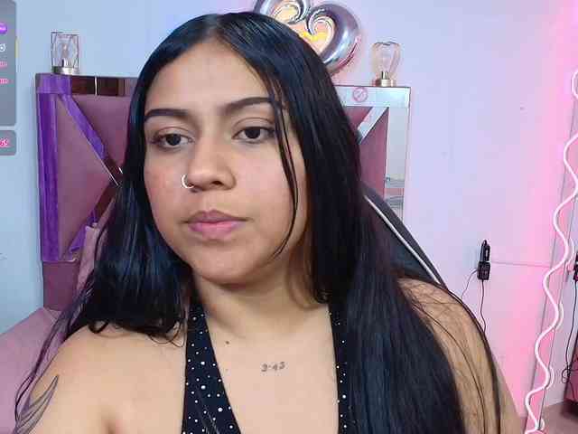 kendra-tay webcam