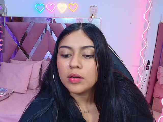 kendra-tay webcam