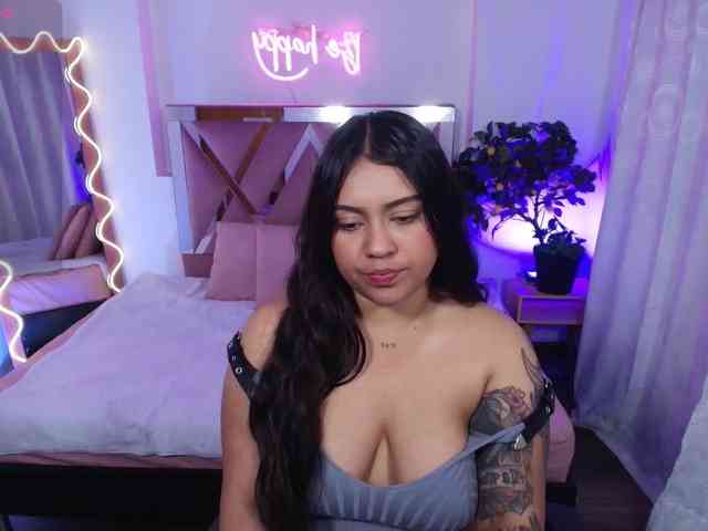 kendra-tay webcam