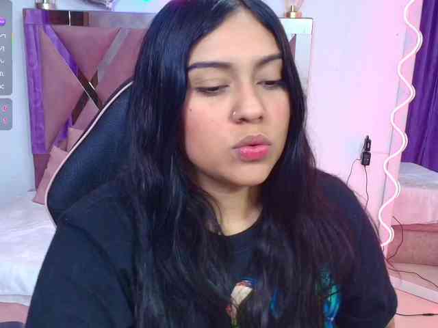 kendra-tay webcam