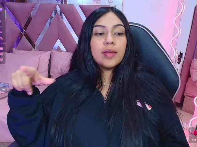 kendra-tay webcam