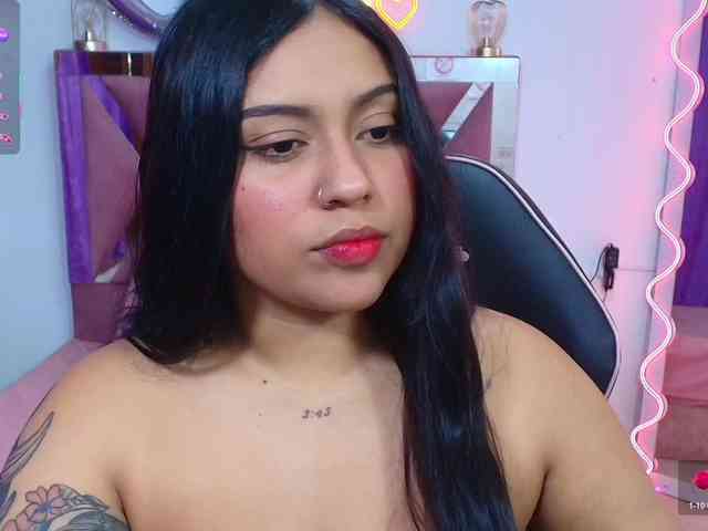 kendra-tay webcam