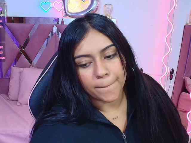 kendra-tay webcam