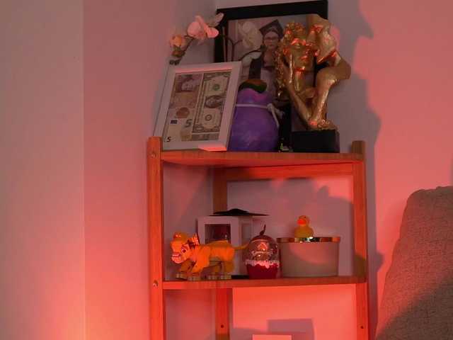 MonaLisss's BongaCams show and profile