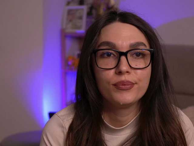 MonaLisss's BongaCams show and profile