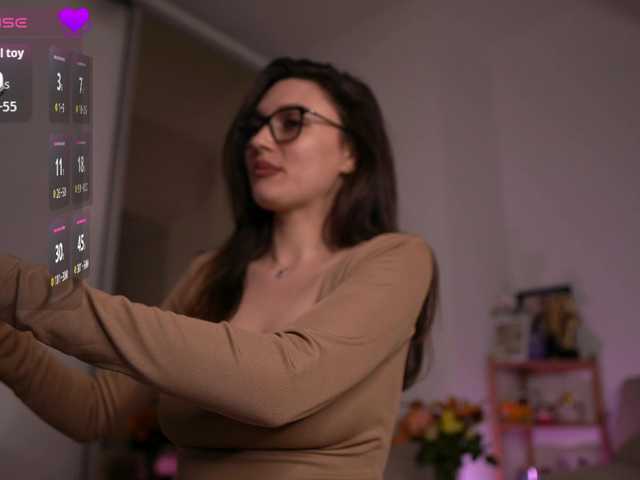 MonaLisss's BongaCams show and profile