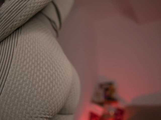 MonaLisss's BongaCams show and profile