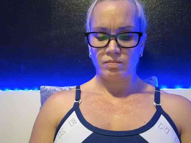 Latinasexy4 webcam