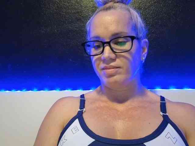 Latinasexy4 webcam