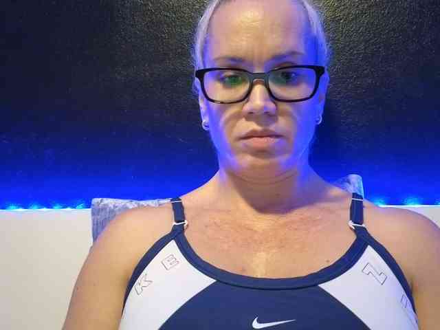 Latinasexy4 webcam