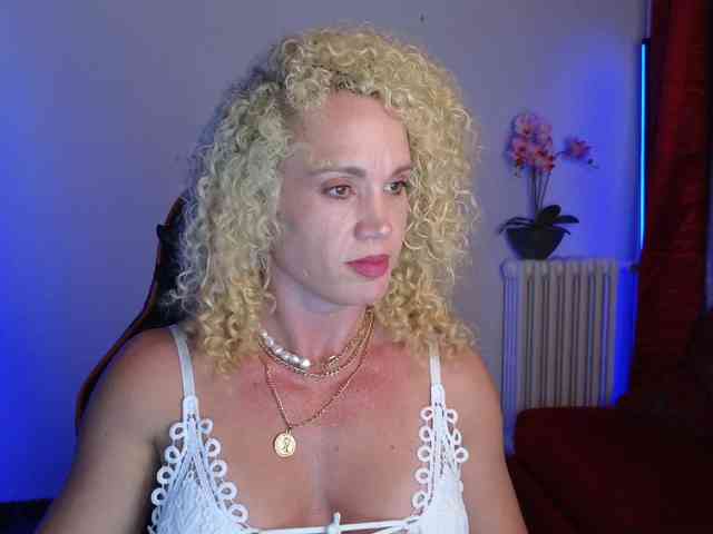 Latinasexy4 webcam