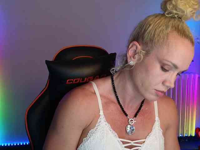 Latinasexy4 webcam