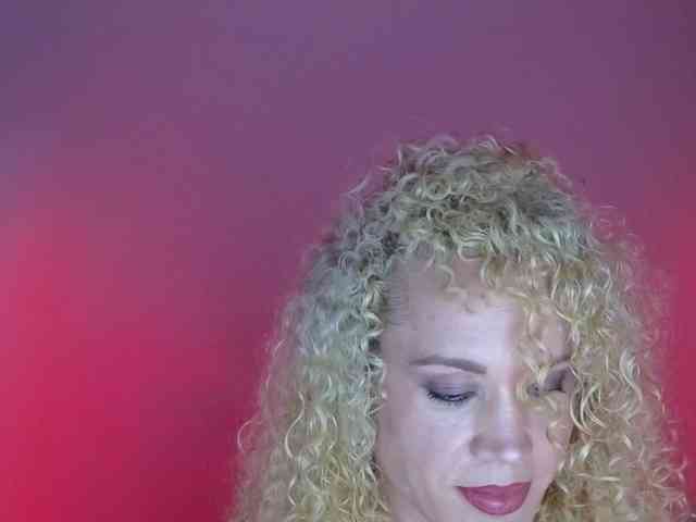 Latinasexy4 webcam