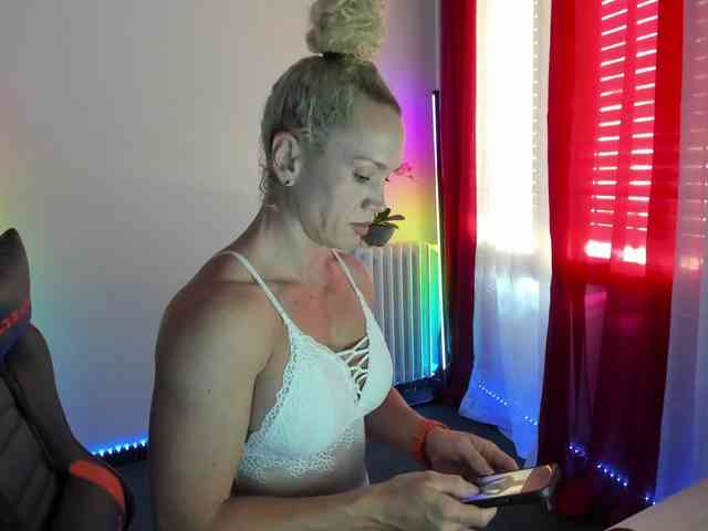 Latinasexy4 webcam